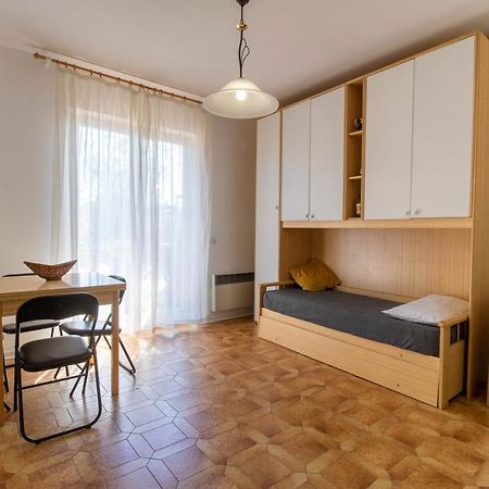 Luminoso Appartamento Con Ampia Terrazza سان بارتولومِيو آل ما المظهر الخارجي الصورة