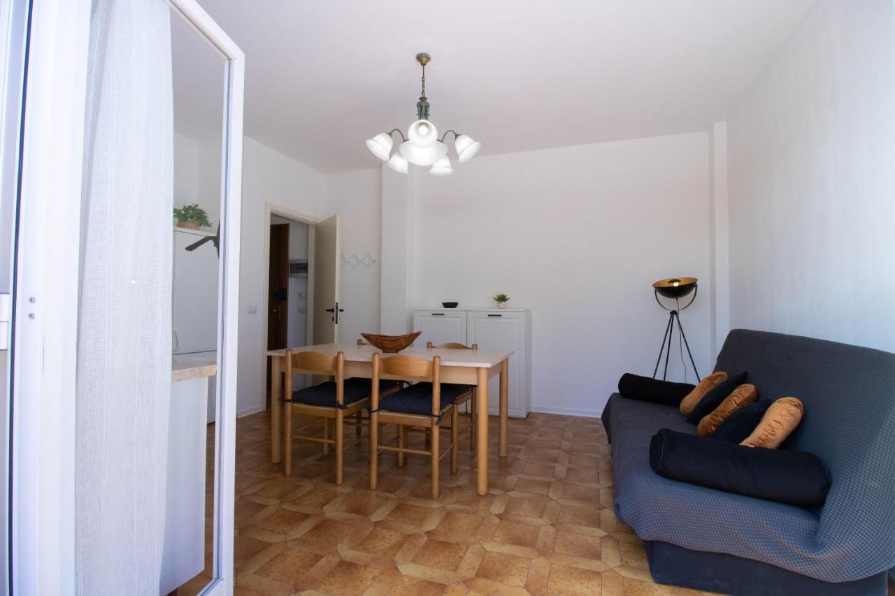 Luminoso Appartamento Con Ampia Terrazza سان بارتولومِيو آل ما المظهر الخارجي الصورة