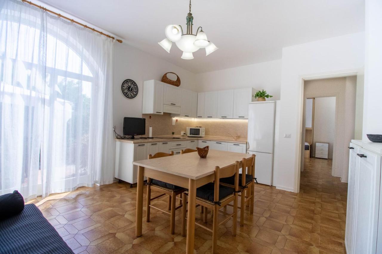 Luminoso Appartamento Con Ampia Terrazza سان بارتولومِيو آل ما المظهر الخارجي الصورة