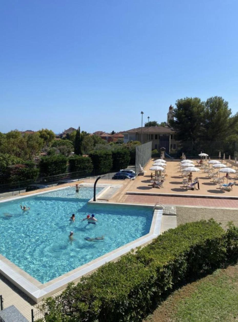 Luminoso Appartamento Con Ampia Terrazza سان بارتولومِيو آل ما المظهر الخارجي الصورة
